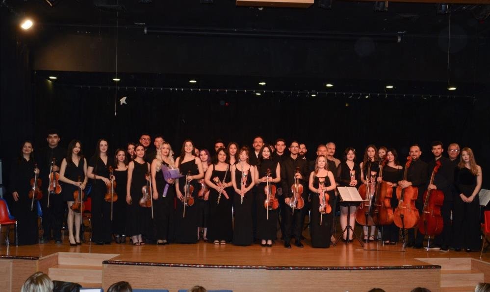 Manisa'da genç yeteneklerden muhteşem konser!