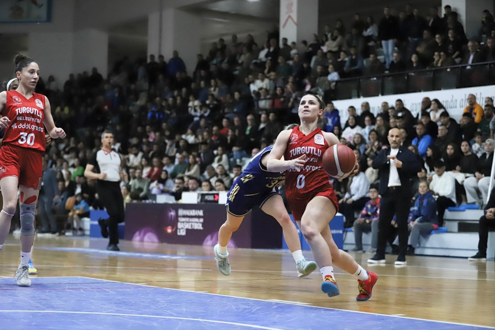 Manisa'da Fenerbahçe maçında 95 desibellik muhteşem destek-.2.
