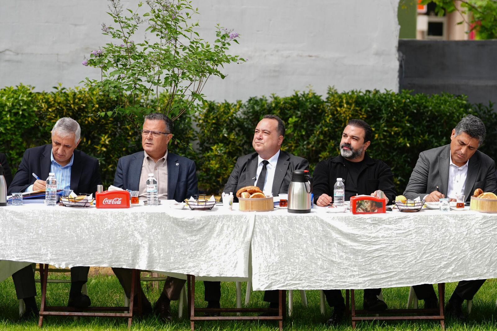 Besim Dutlulu, Alaşehir'de muhtarların sorunlarını dinledi-.1.1