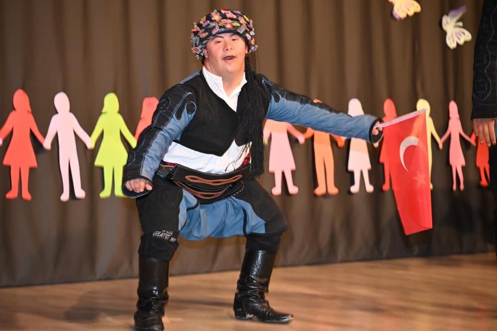 Demirci'de Engelliler Haftasında Anlamlı Etkinlik