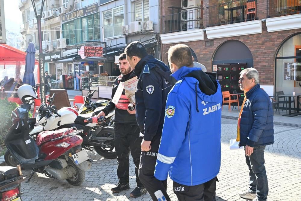 Sevgi Yollarında Motosiklete Geçit Yok!-1