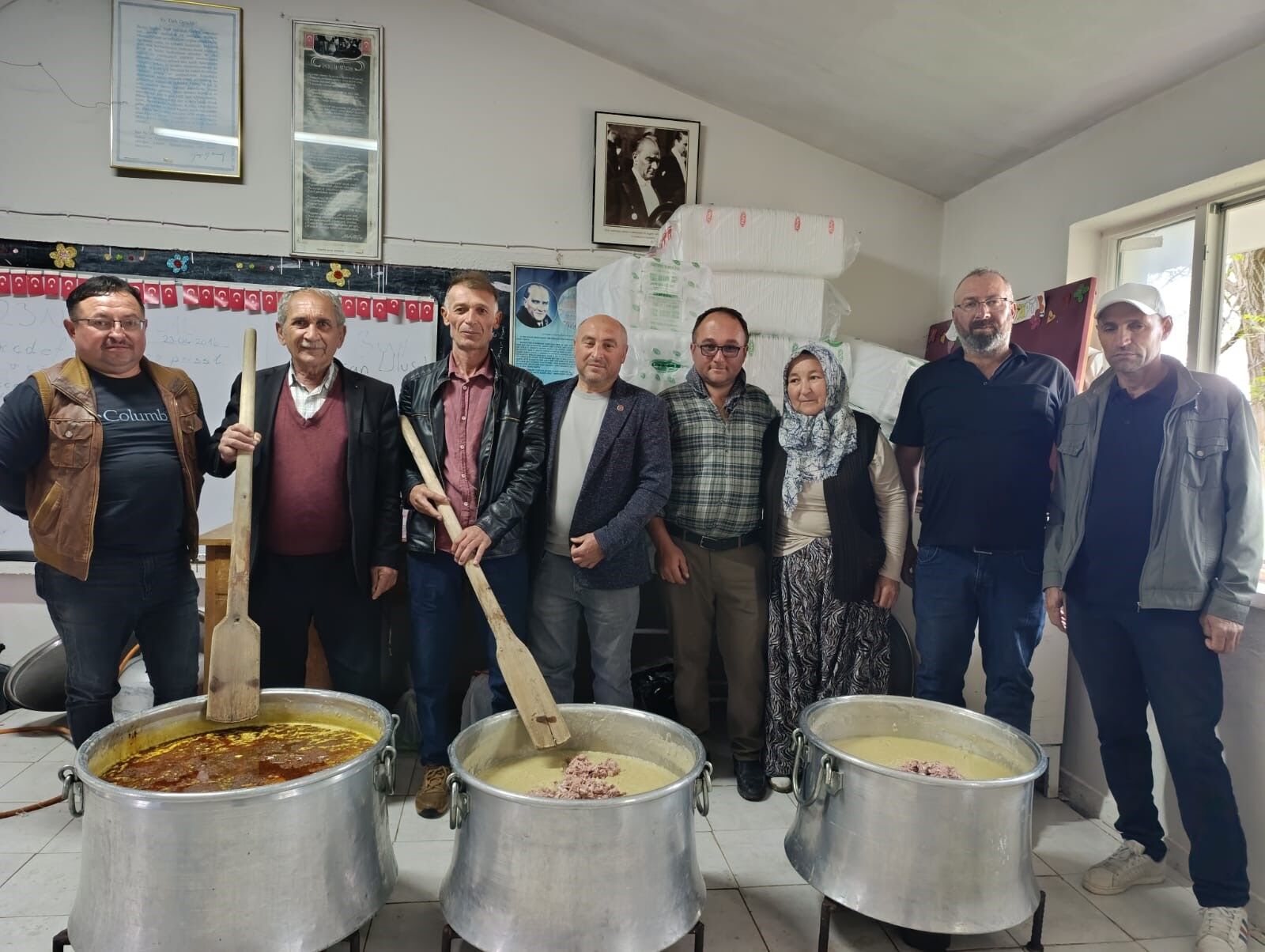 Gördes'te geleneksel köy hayrı coşkusu-.1.