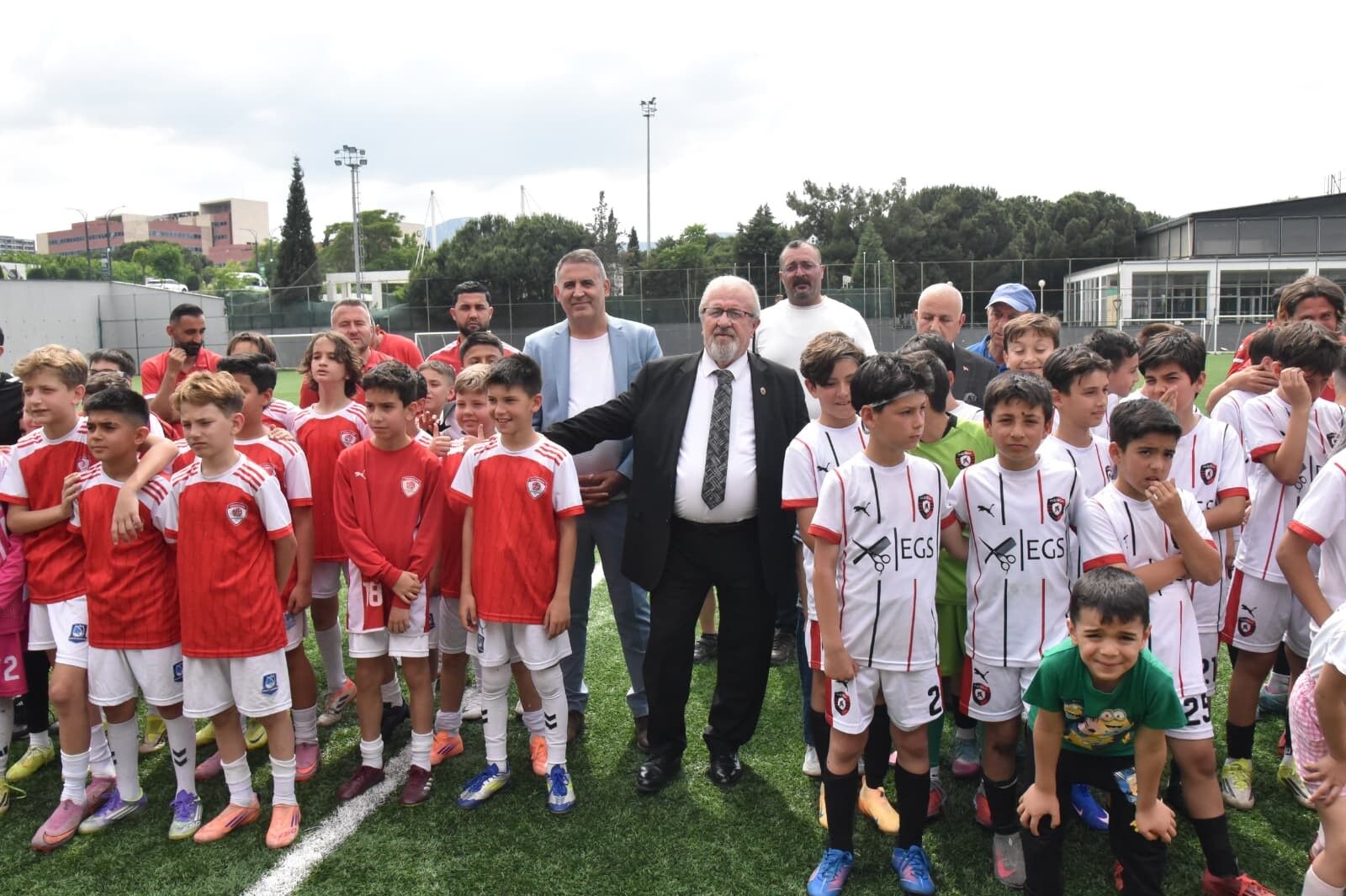 Yunusemre’de 19 Mayıs coşkusu futbol turnuvasıyla yaşandı