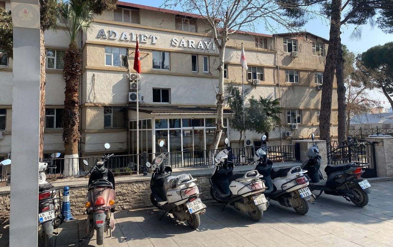 Alaşehir'de kenevir operasyonu: 21 kök ele geçirildi-.2.1