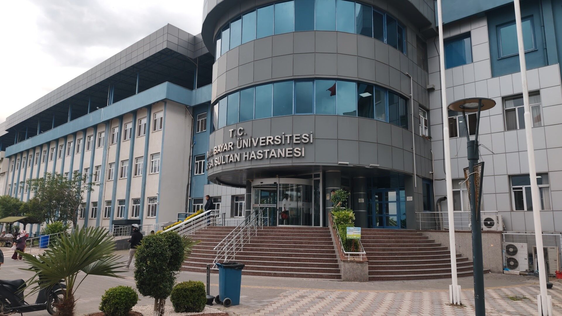 Manisa’da hayat kurtaran operasyon: 7 saatlik zorlu ameliyatla hayata tutundu