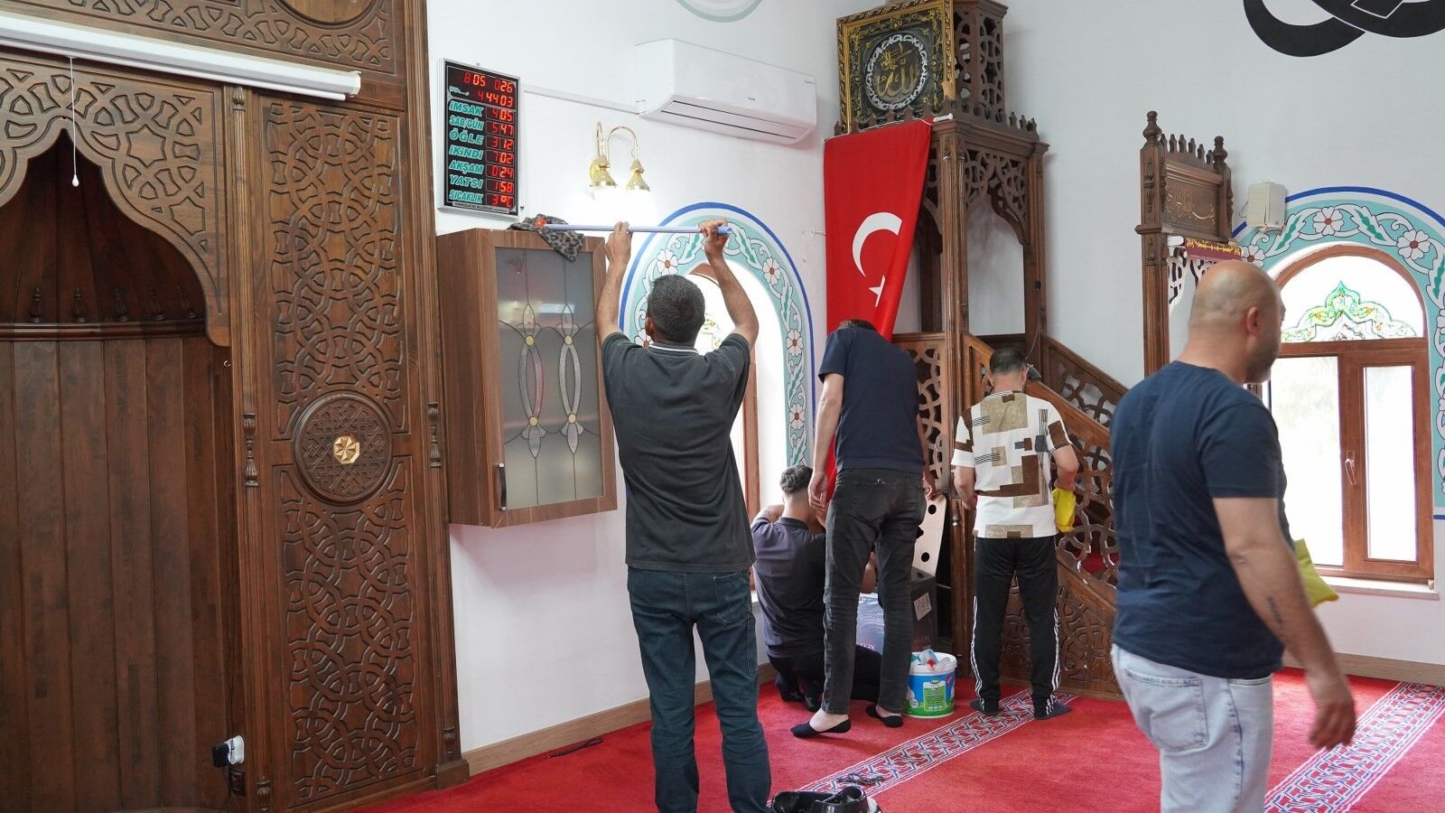 Manisa'da camiler Kurban Bayramı'na hazırlanıyor-.1