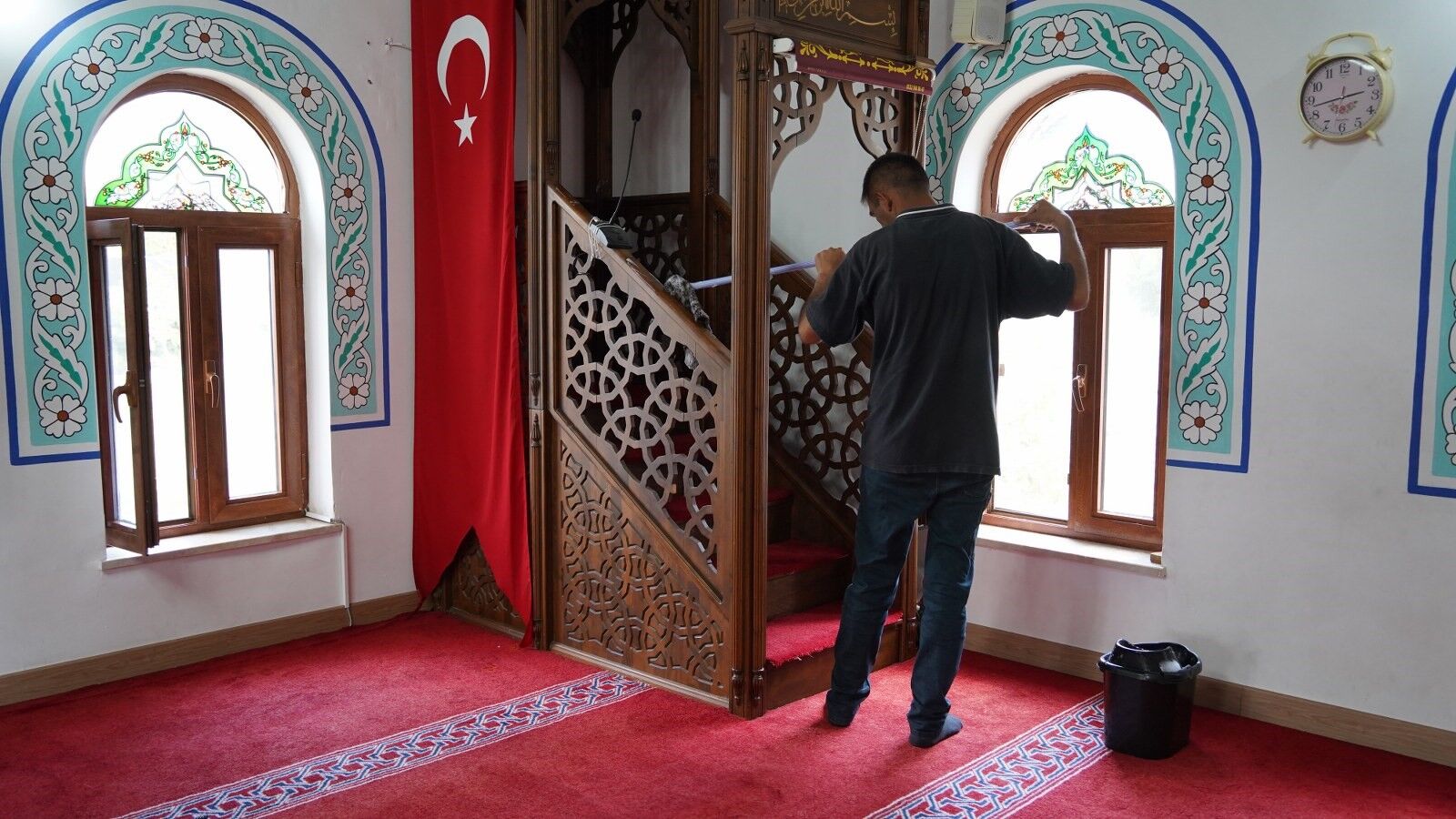 Manisa'da camiler Kurban Bayramı'na hazırlanıyor-.3.4.