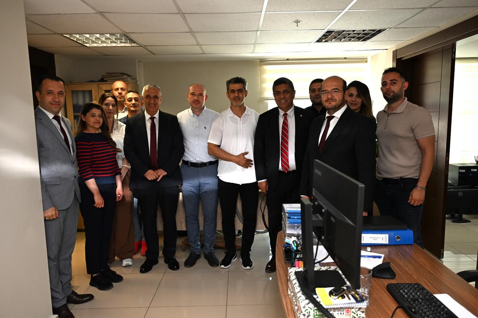 Manisa Büyükşehir’de bayramlaşma geleneği sürdü-.4.1