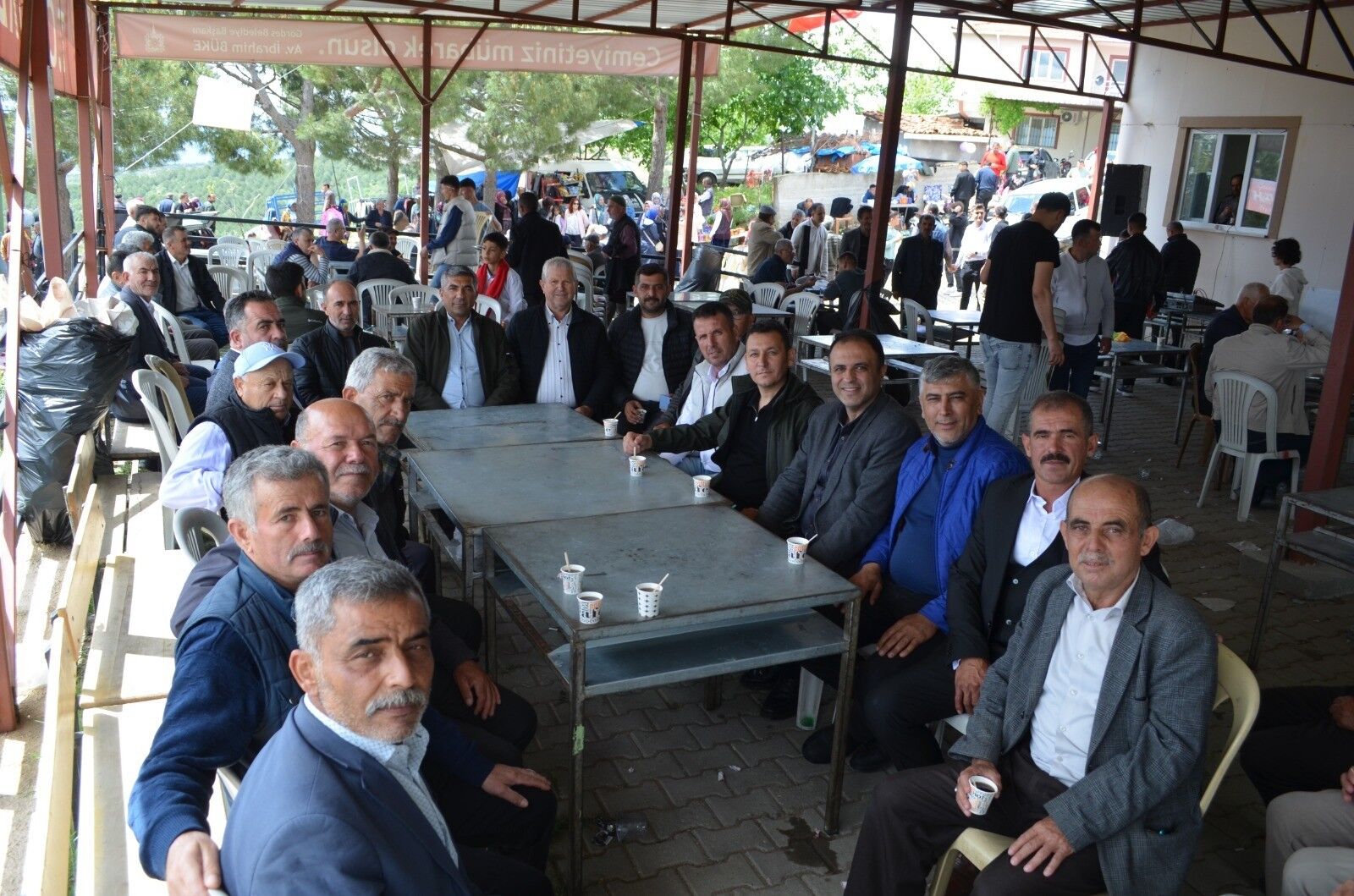 Gördes'de geleneksel köy hayrına yoğun katılım-2