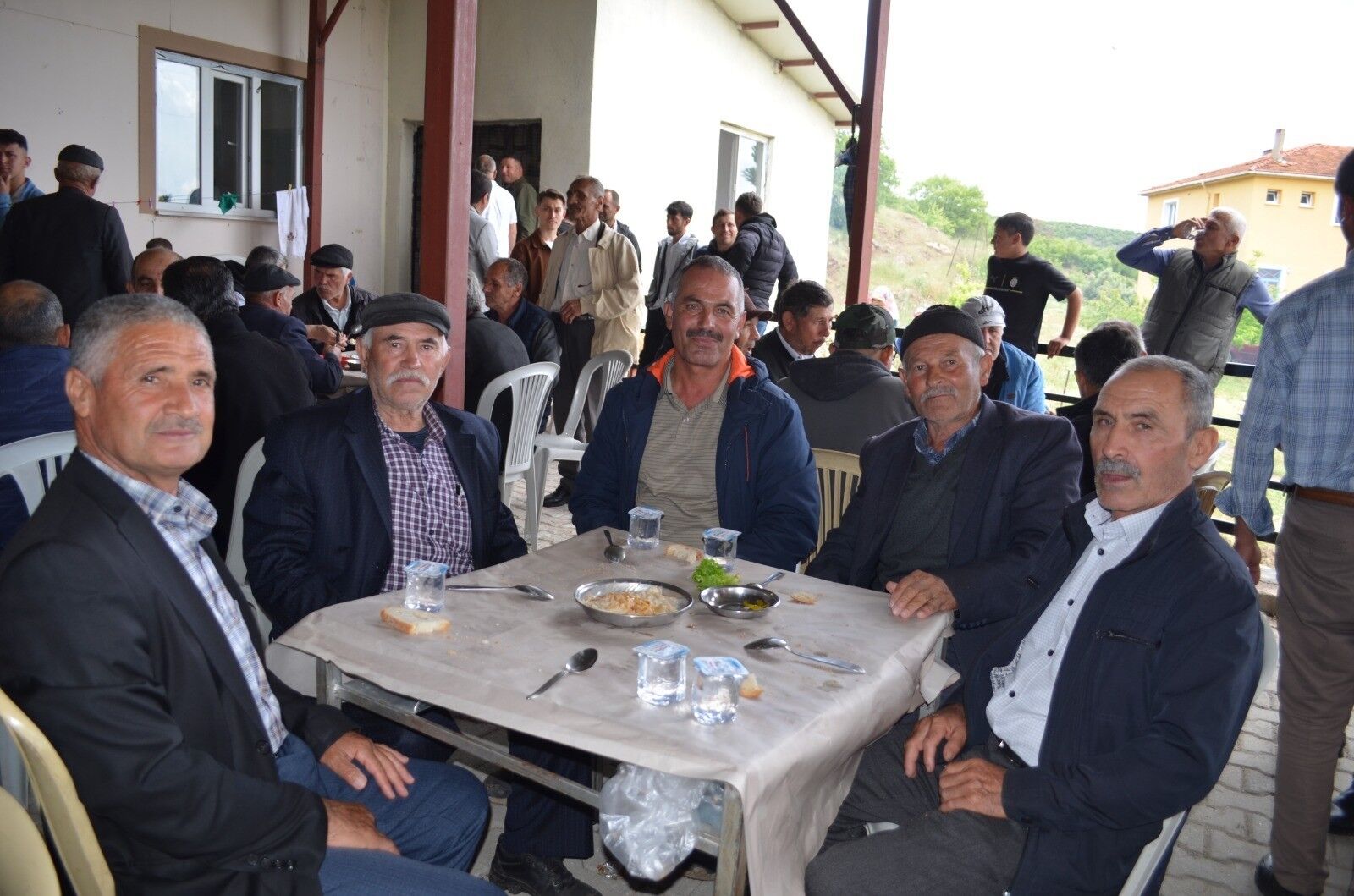 Gördes'de geleneksel köy hayrına yoğun katılım-1