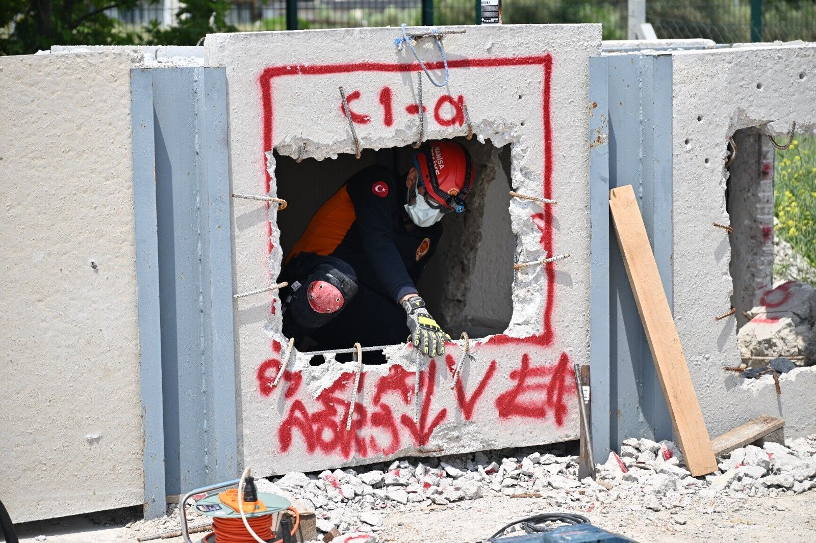 Manisa İtfaiyesi’nden dev başarı: Uluslararası akreditasyon yolunda kritik sınavı geçti