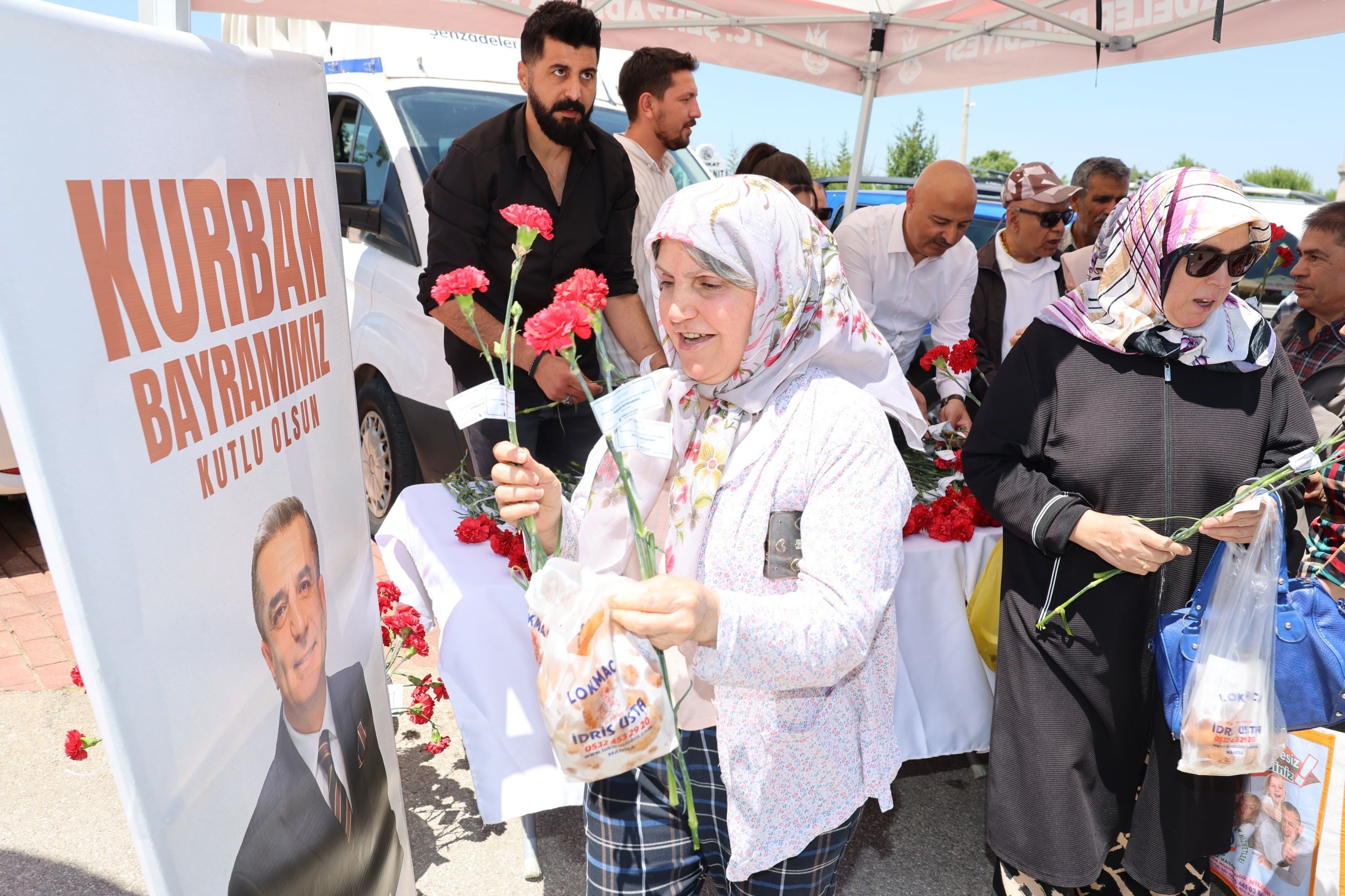 Şehzadeler'de Bayram öncesi anlamlı jest-2
