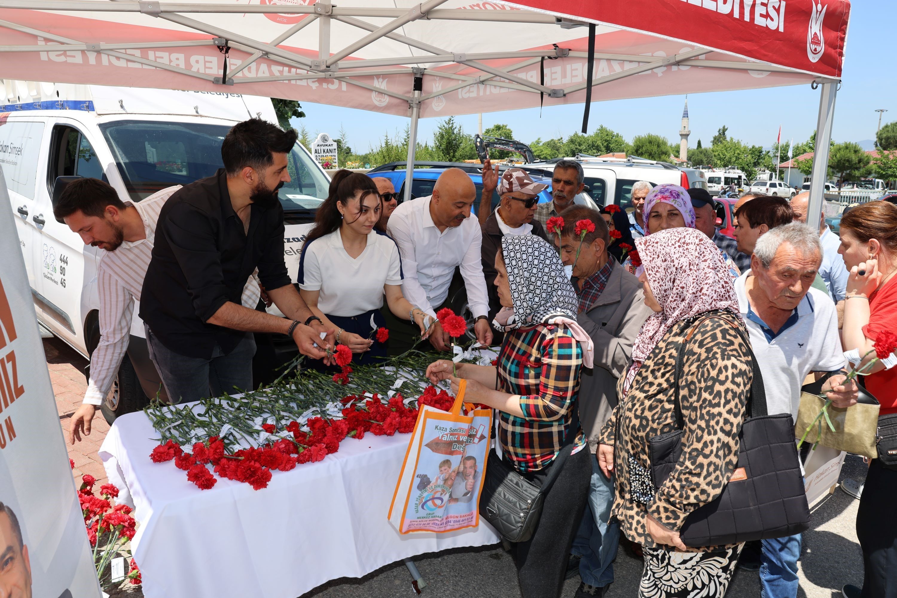 Şehzadeler'de Bayram öncesi anlamlı jest-1