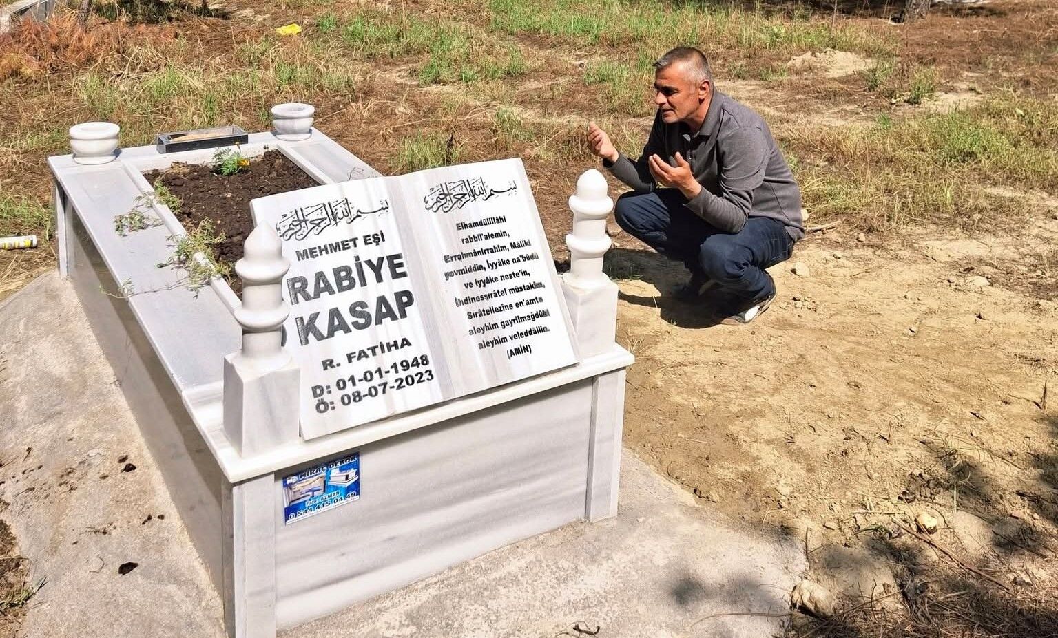 Selendi’de Bayram arefesinde mezarlıklarda yoğunluk-1