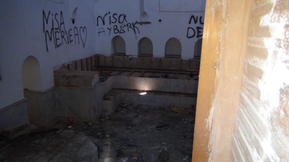 Manisa’daki Tarihi İshak Çelebi Hamamı Yeniden Harabeye Döndü-2