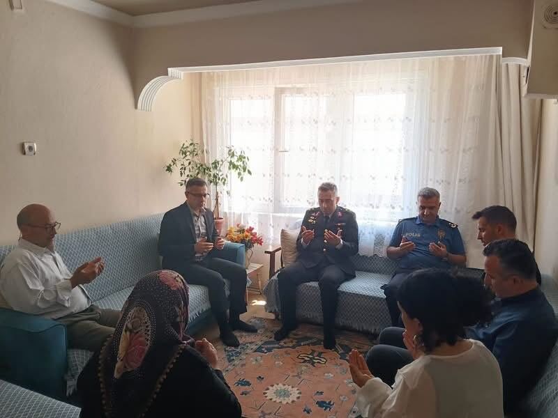 Manisa'da bayramda şehit aileleri ve gazilere vefa ziyaretleri!-1