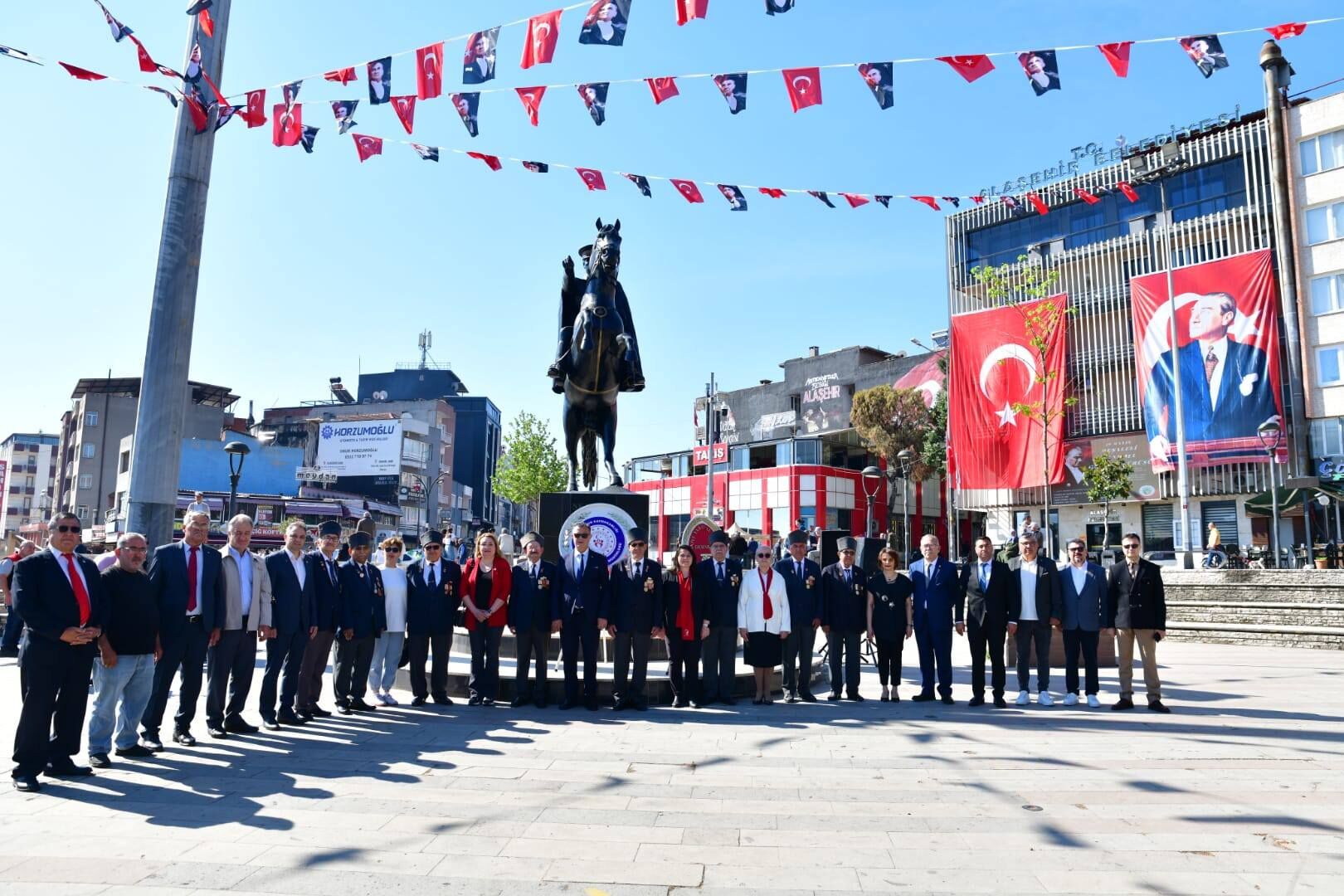 Alaşehir'de 19 Mayıs Coşkuyla Kutlandı (2)