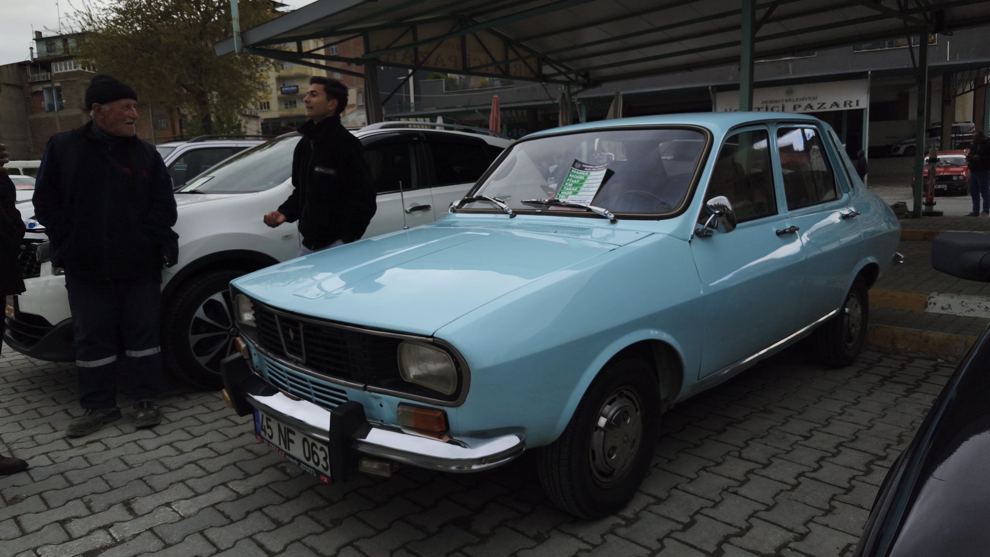 Arım Asırlık Klasik Otomobil 210 Bin Liraya Yeni Sahibini Buldu (5)