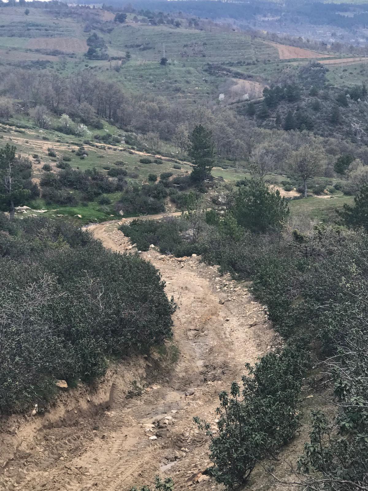 Demirci'de 10 Kilometrelik Arazi Yolu Yenilendi! (1)