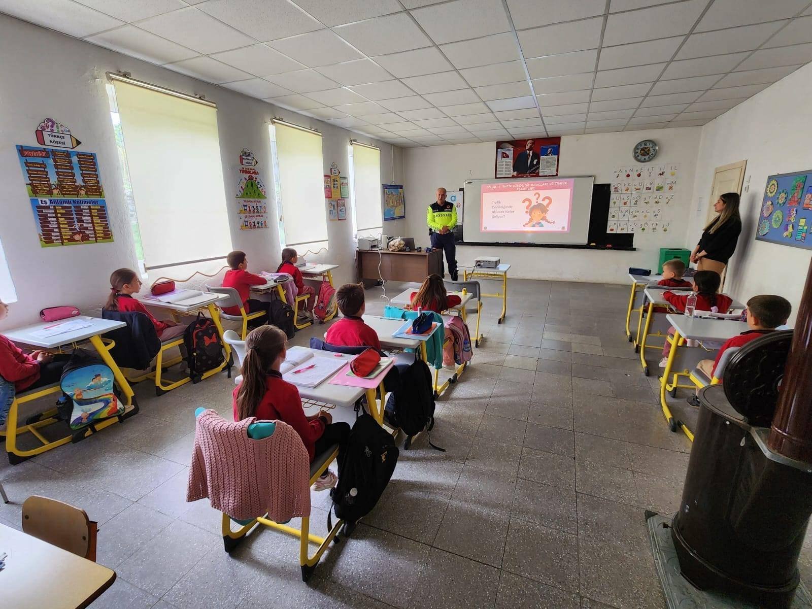 Demirci'de Öğrencilere Trafik Eğitimi! (1)