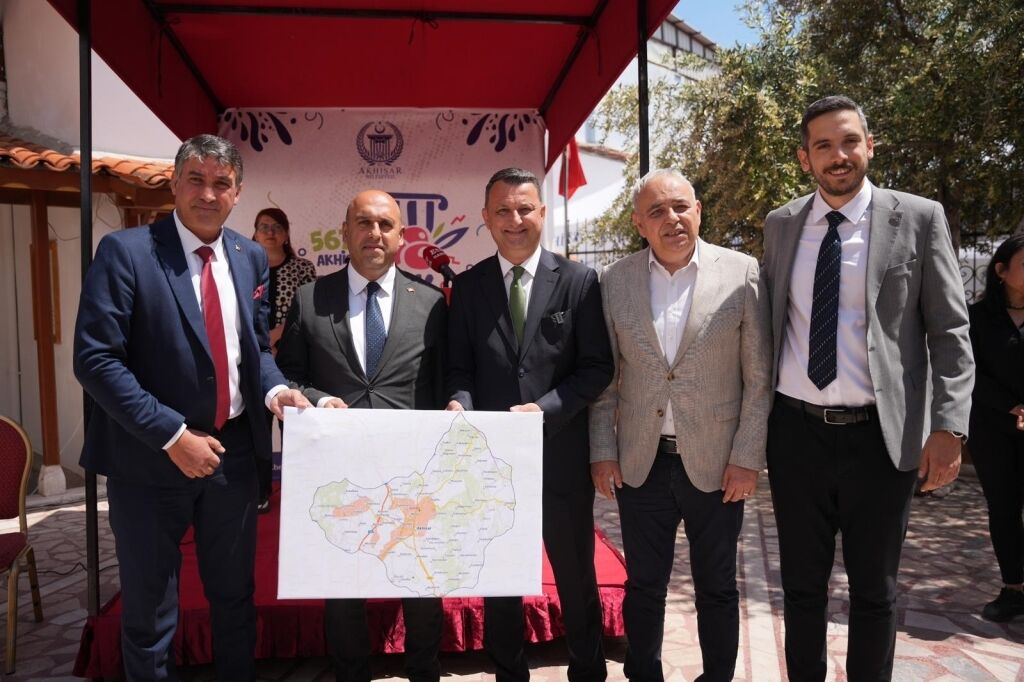 Akhisar’da 567 yıllık gelenek coşkuyla yaşatıldı: Çağlak festivali korteji büyük ilgi gördü