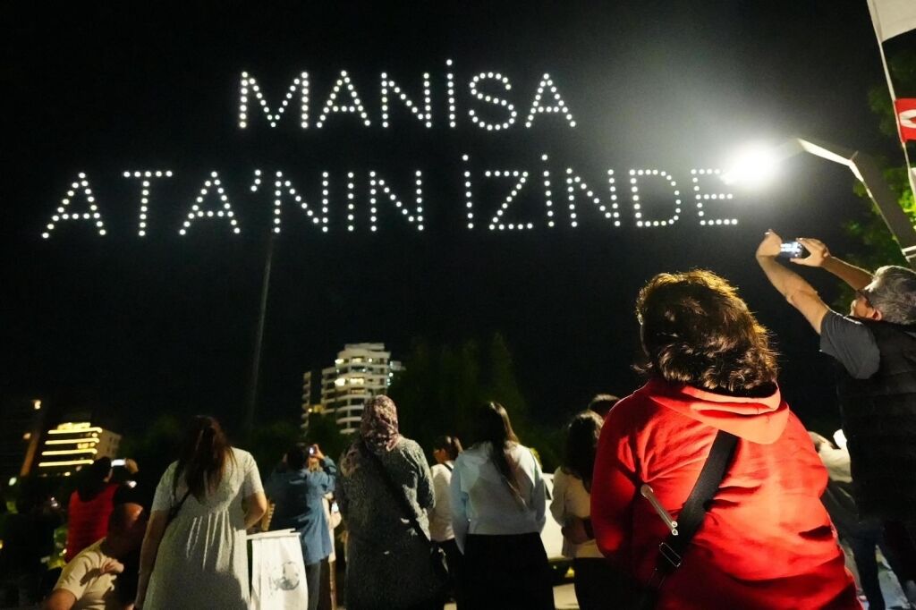 Manisa’da 19 Mayısa dron gösterisi damga vurdu-.1.1