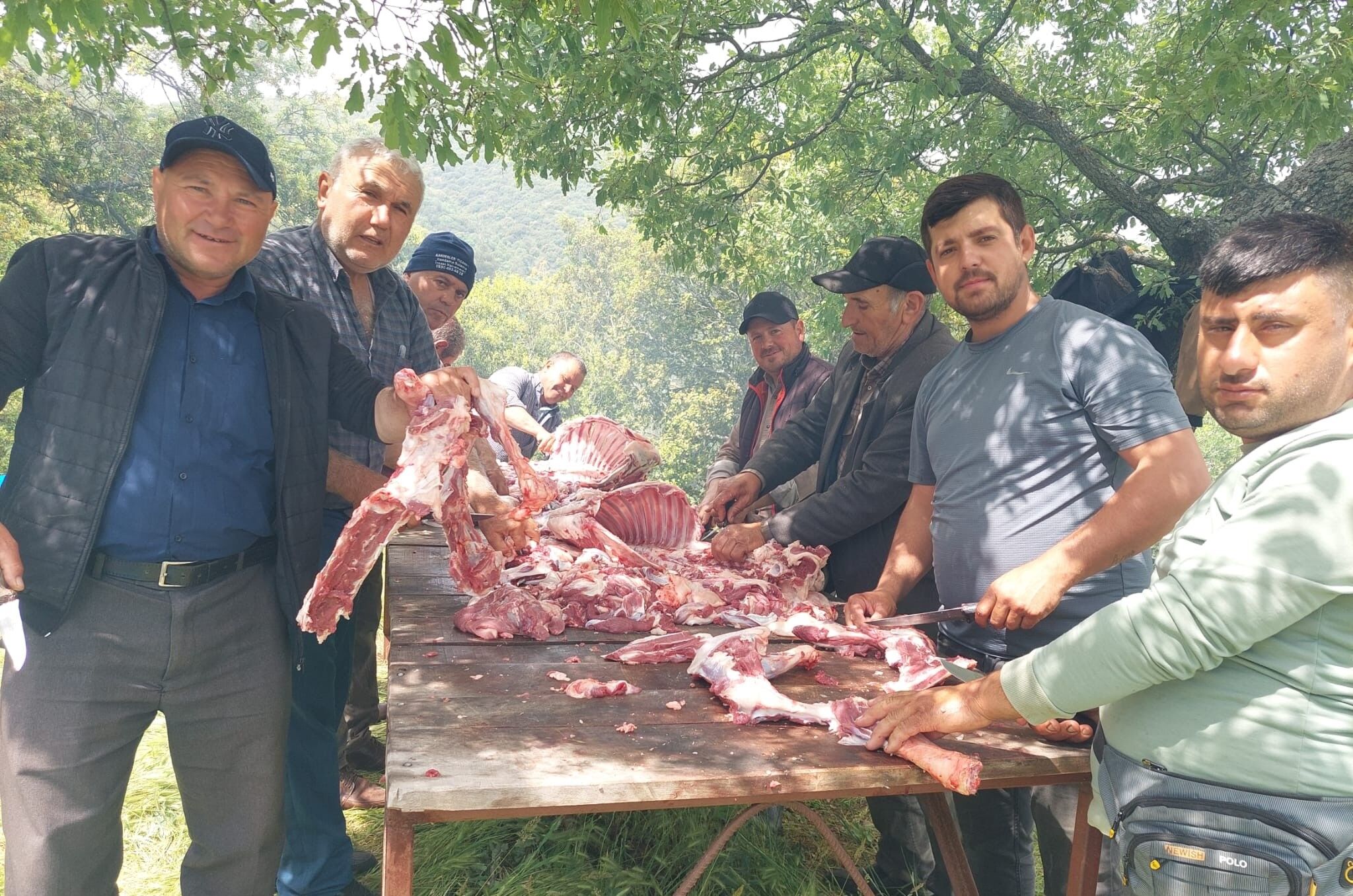 Herkes Bütçesine Göre Yiyeceğini Getirir, Hep Birlikte Paylaşırız (4)