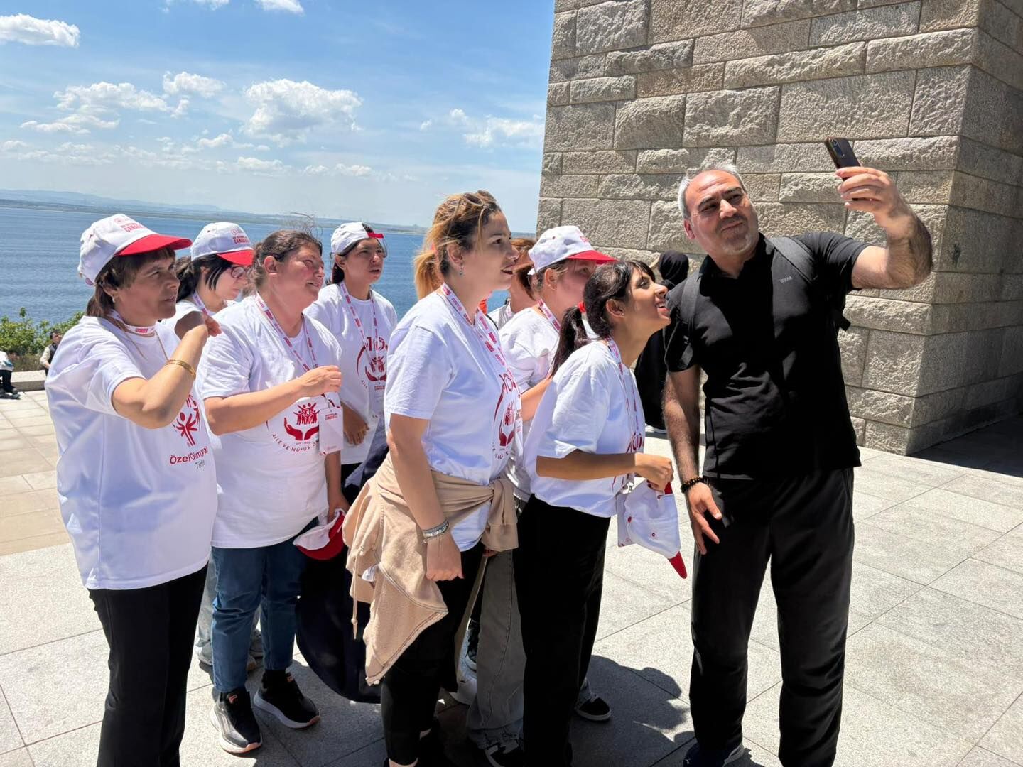 Bakan Göktaş Çağrıya Kayıtsız Kalmadı: Engelli Bireyler İçin Çanakkale Gezisi Düzenlendi-2