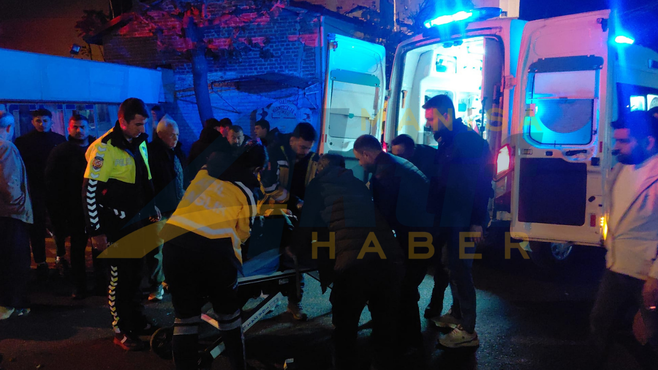 Kırkağaç'ta Motosiklet Ile Otomobil Çarpıştı Motosiklet Sürücüsü Ağır Yaralandı (1)