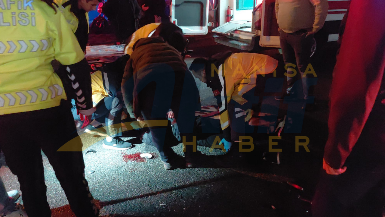 Kırkağaç'ta Motosiklet Ile Otomobil Çarpıştı Motosiklet Sürücüsü Ağır Yaralandı (2)