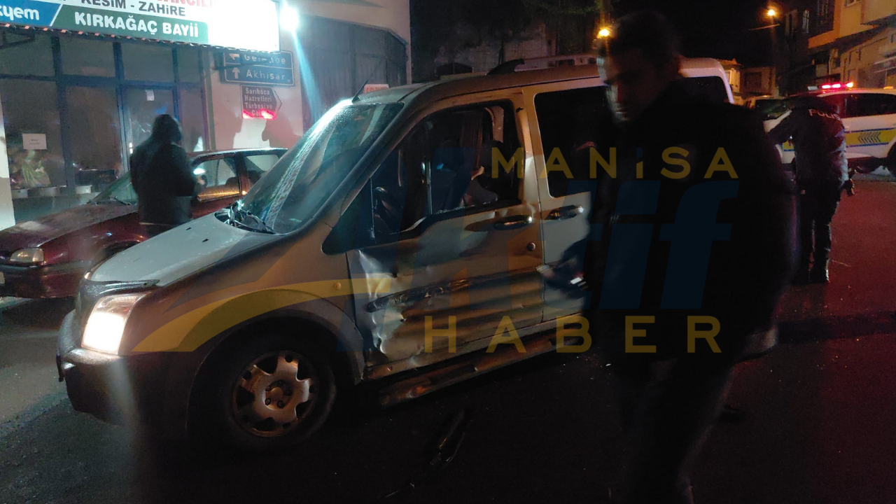 Kırkağaç'ta Motosiklet Ile Otomobil Çarpıştı Motosiklet Sürücüsü Ağır Yaralandı (3)