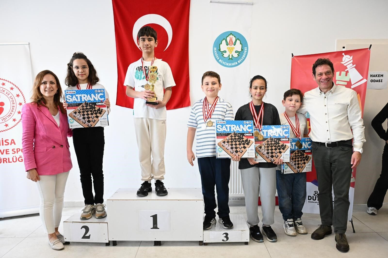 Manisa Satranç Turnuvasına Ev Sahiğliği Yaptı! (2)