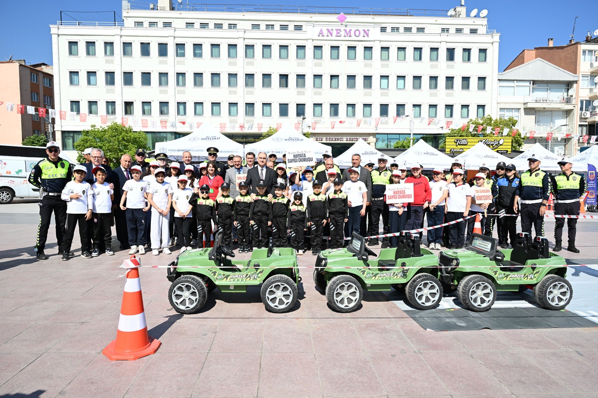 Manisa’da Trafik Kurallar Uygulamalı Anlatıldı (2)