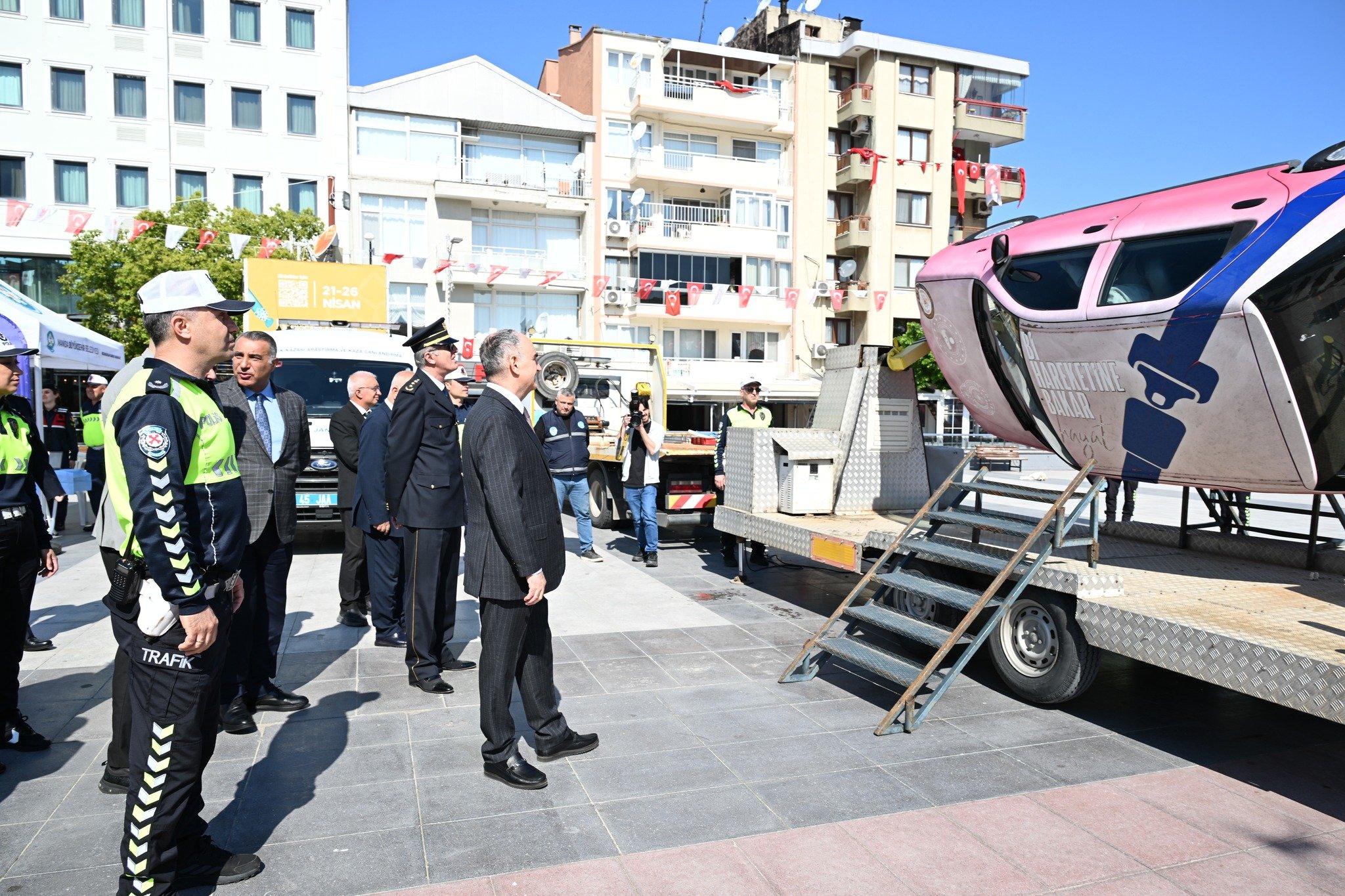 Manisa’da Trafik Kurallar Uygulamalı Anlatıldı (3)