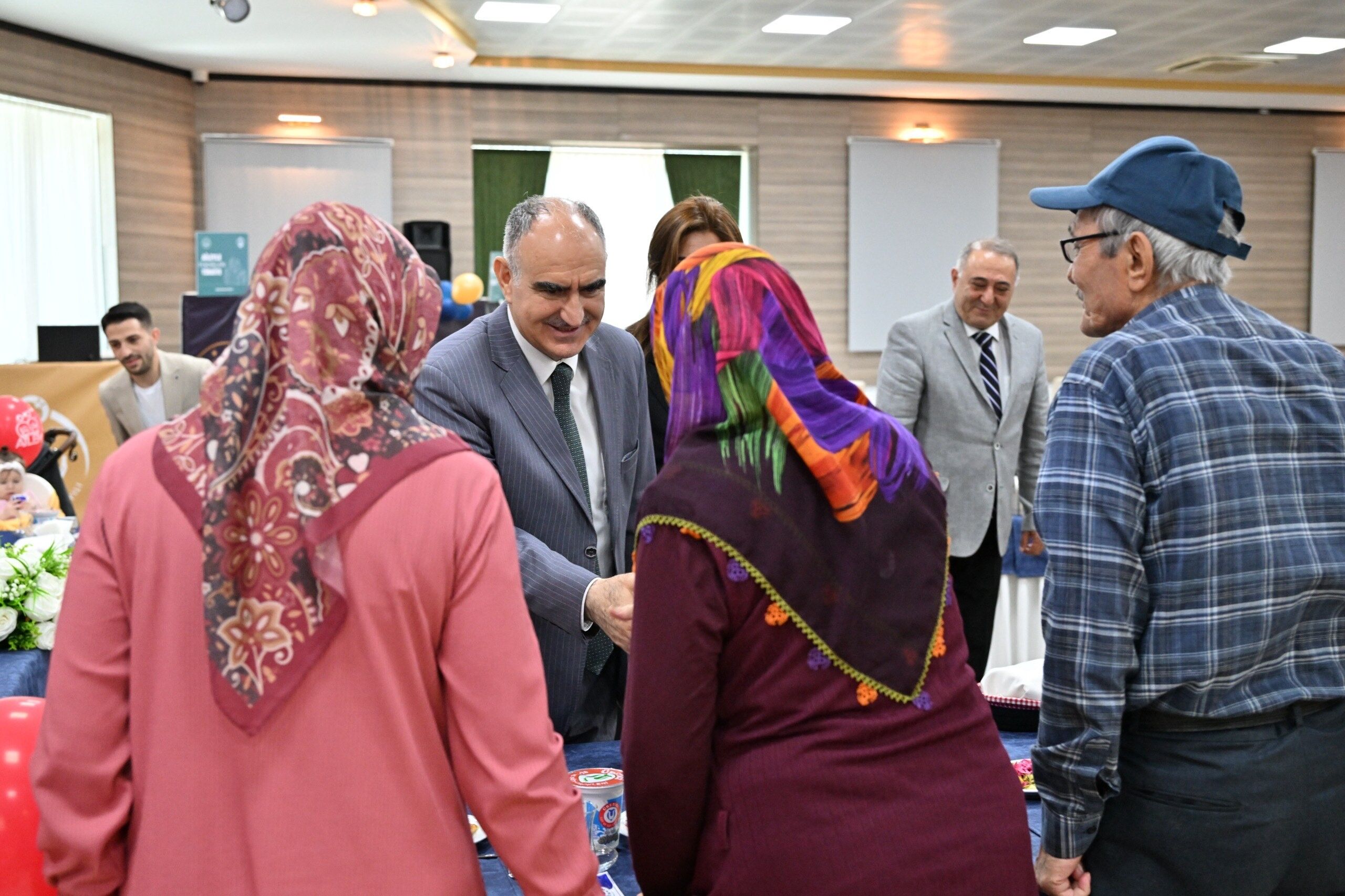 Manisa'da Üç Kuşak Aynı Sofrada (2)