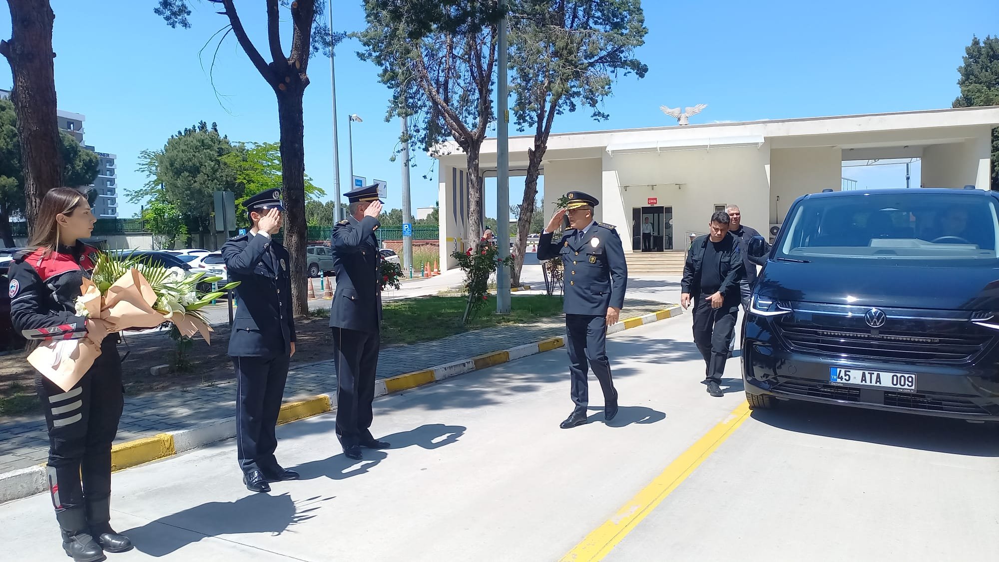 Manisa’da Yeni Dönem Emniyet Müdürü Adnan Karayel Görevine Başladı (1)