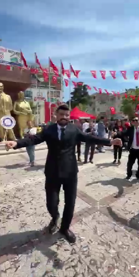 Turgutlu’da 19 Mayıs coşkusu: Cumhur ittifakı ilçe başkanları karşılıklı oynadı-2