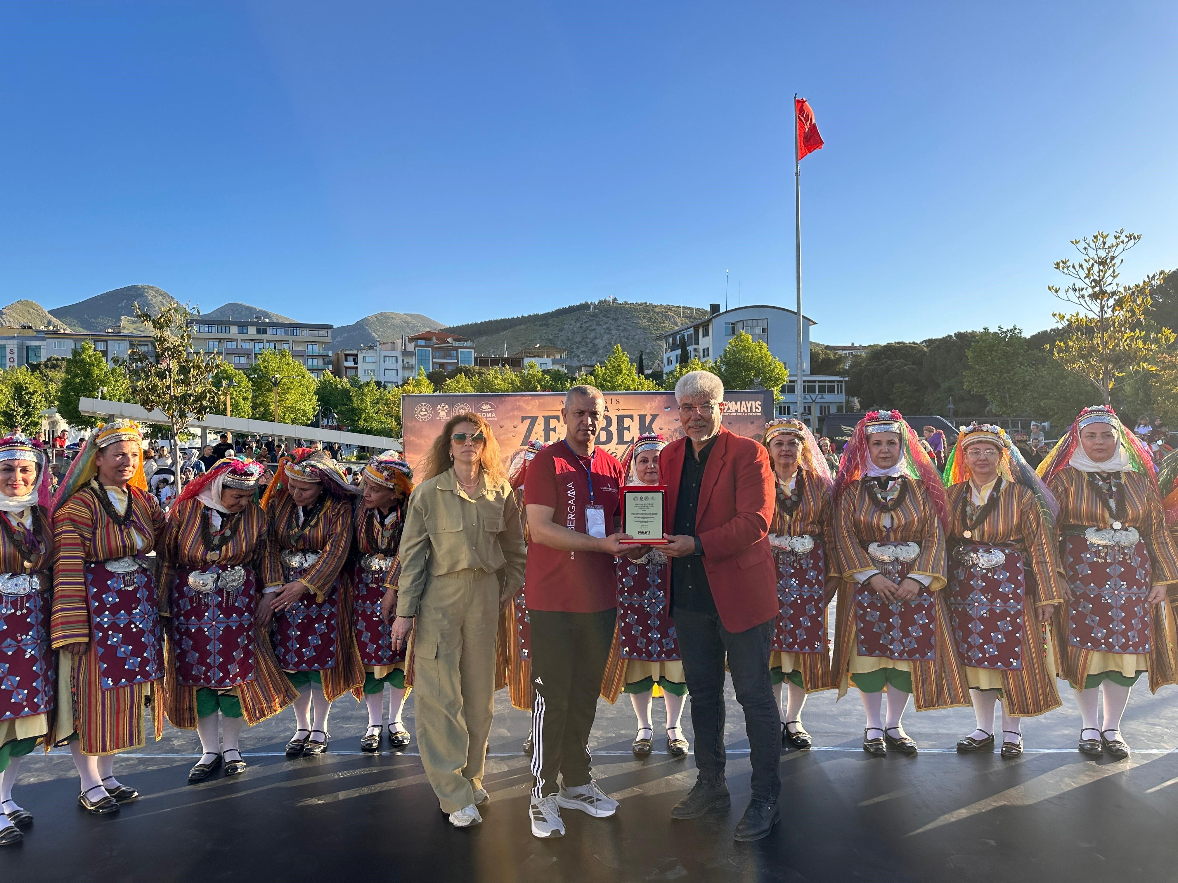 Soma'da Zeybek Festivaline Yoğun Ilgi! (1)