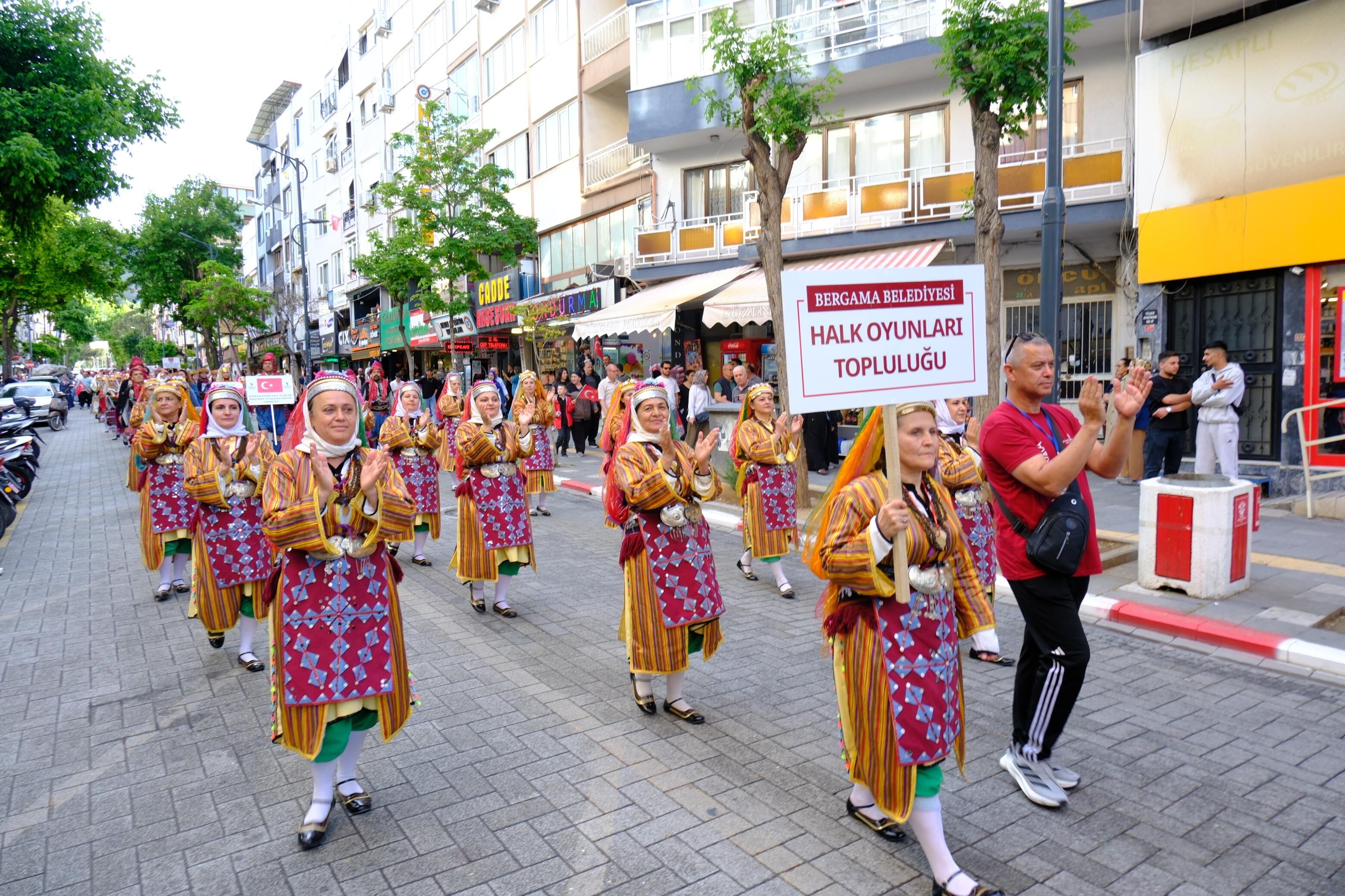 Soma'da Zeybek Festivaline Yoğun Ilgi! (5)