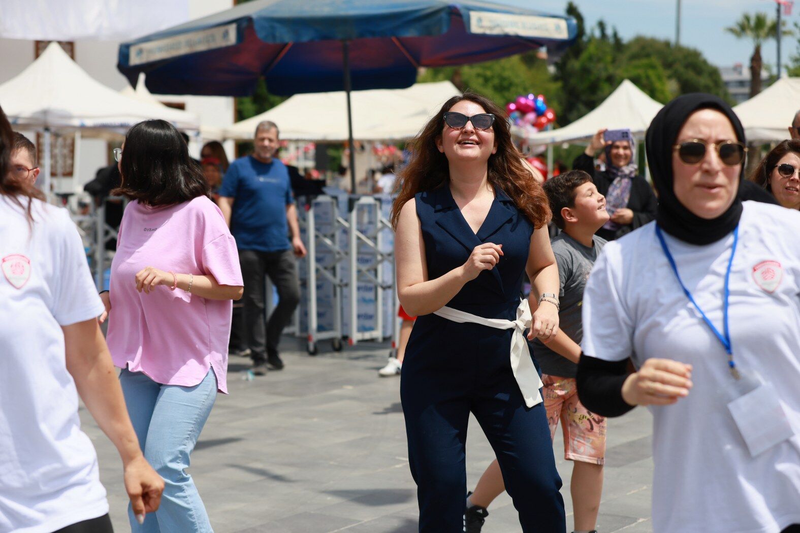 Yunusemre'de 19 Mayıs coşkusu meydanı doldurdu-.2.2