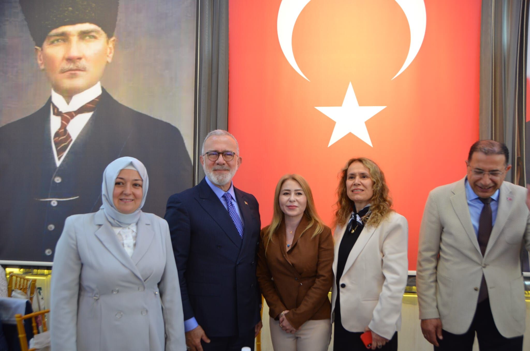 Bahadır Yenişehirlioğlu Manisa’da Kadın Kolları ile Buluştu-.1