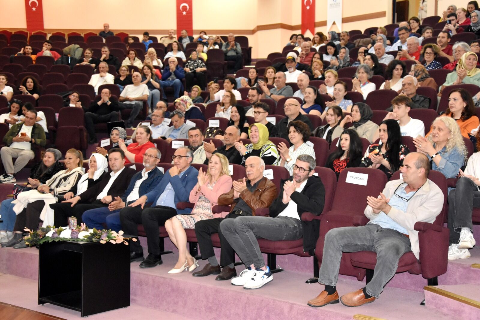 Yunusemre Halk Eğitim korosu’ndan sanat dolu gece-2