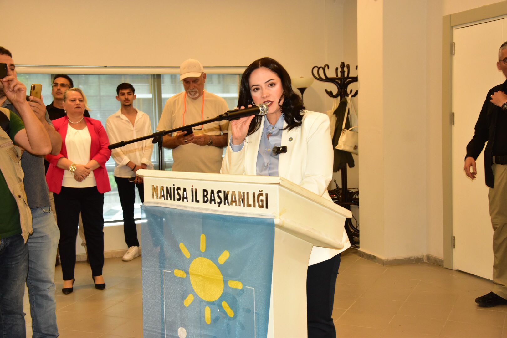 İYİ Parti Manisa’da bayram programı düzenledi-1