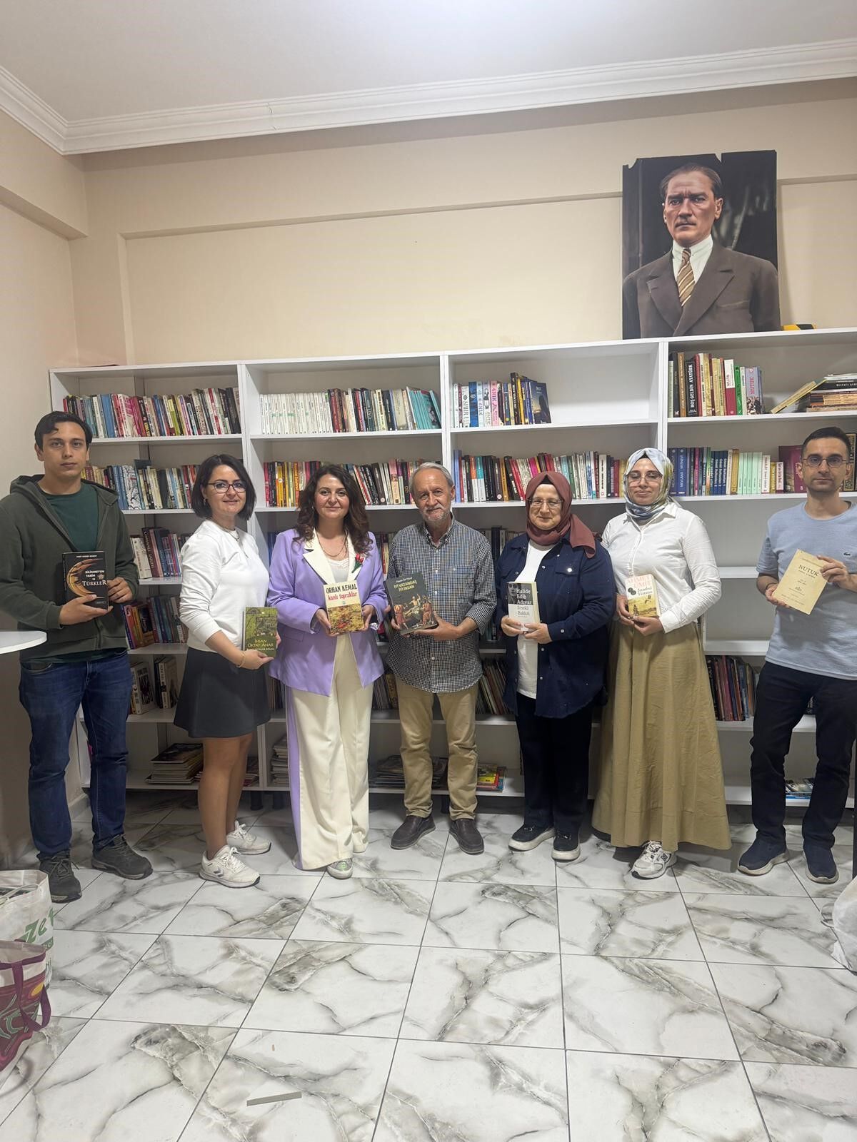 Yunusemre'ye 10 Bin Kitap Bağışı (2)