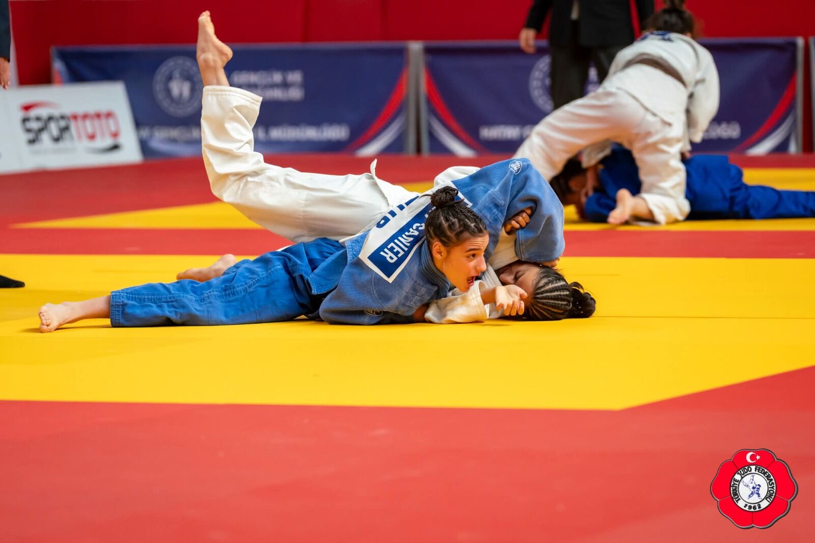 Yunusemre Belediyespor’dan Judo Şov: Madalyalarla Döndüler!-2