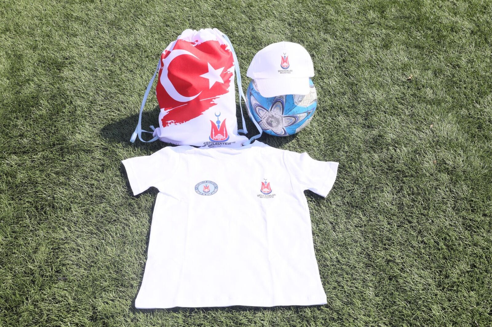 Şehzadeler’de Yaz Spor Okulu Coşkusu: Futbol Kursu Kayıtları Başlıyor!-1