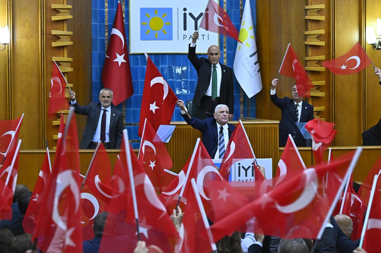 İYİ Parti Manisa İl Başkanı Gözde Aytaç’tan ‘Bayrak’ Mitingine Davet-1