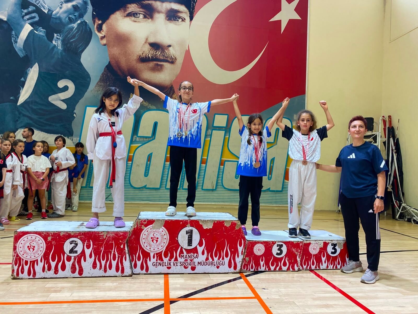 Şehzadeler’in Minik Tekvandocularından İlk Müsabakada Madalya Şov!-1