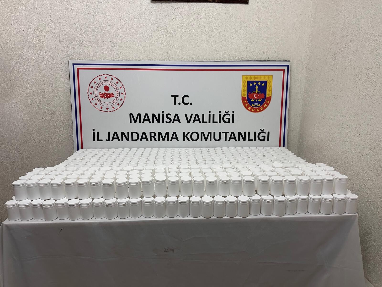 Manisa'da Jandarmadan Uyuşturucu Operasyonu: 2 Gözaltı