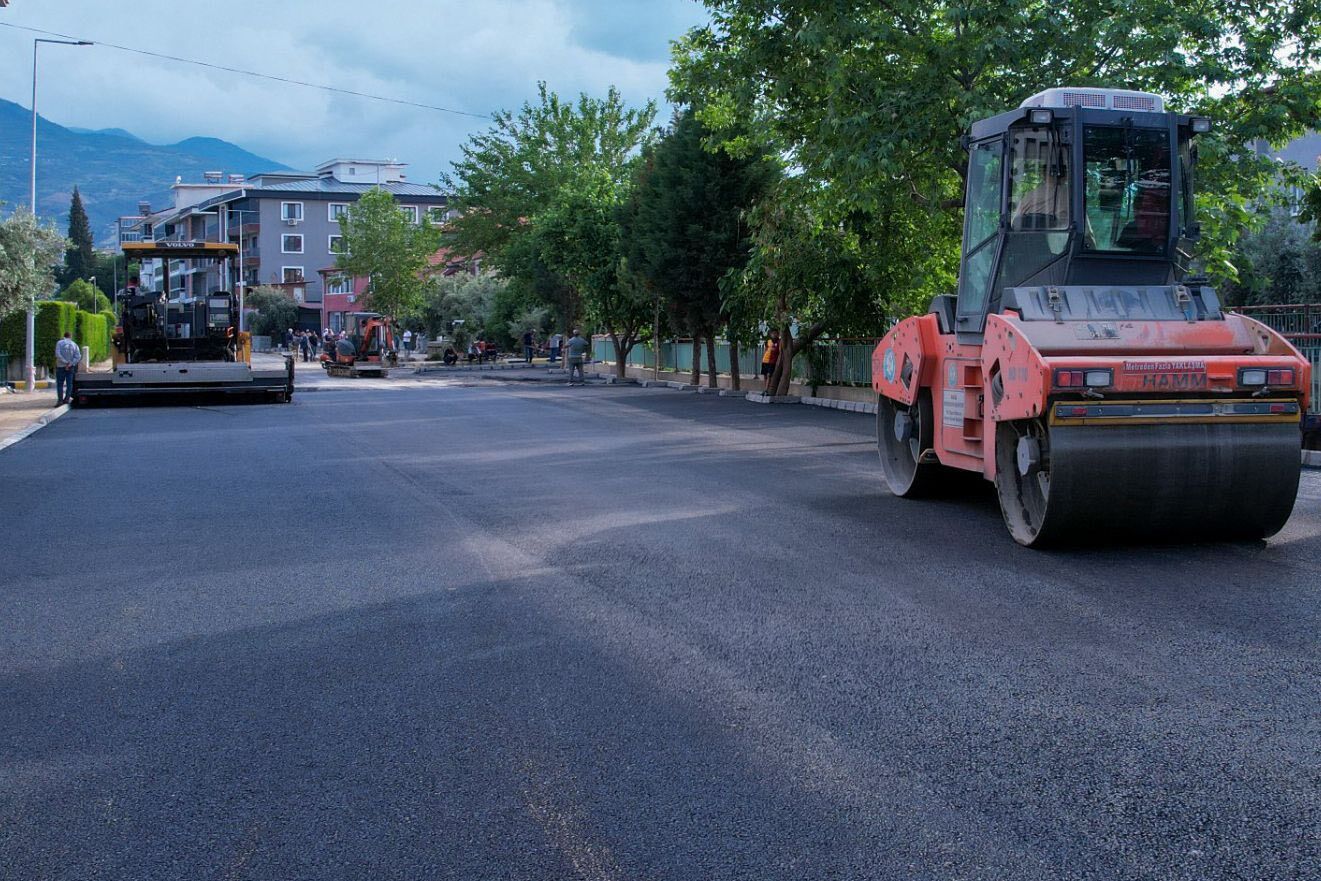 Manisa Büyükşehir'den, Alaşehir'de sıcak asfalt hamlesi-.4.1